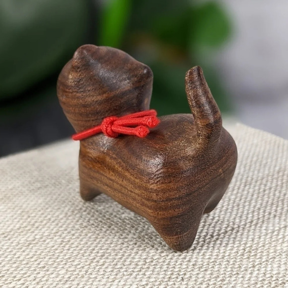 Wooden hand carved cat statue figurine kitty brown wood color, tail up prancing - Picture 3 of 8